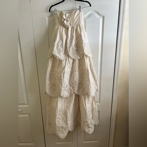 BCBG MAXAZRIA white embroiderd dress